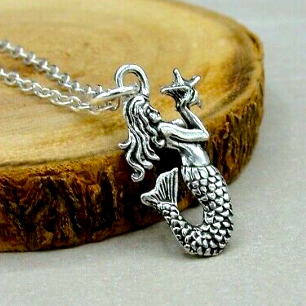 Mermaid Charm⭐️🧜🏼‍♀️